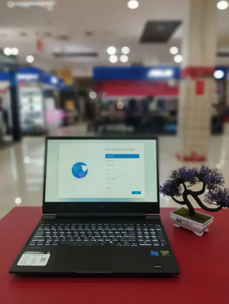 Laptop victus Baru dan bergaransi 1 tahun
