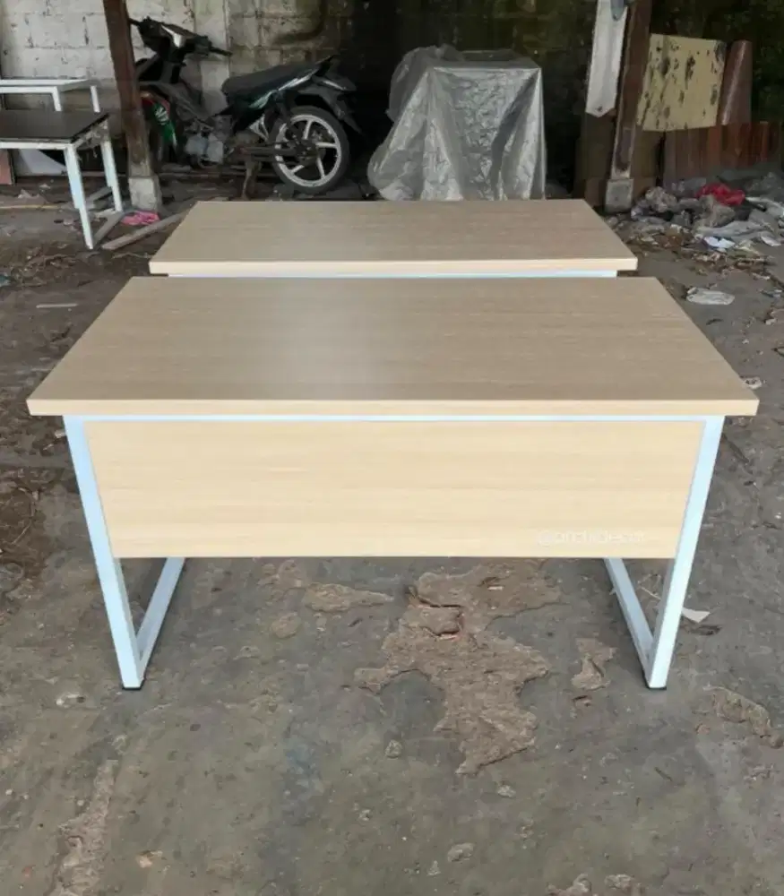 Meja kerja modesty terbaru