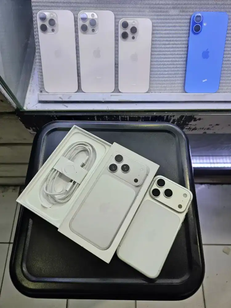 iPhone 17 PRO 256GB Silver like new