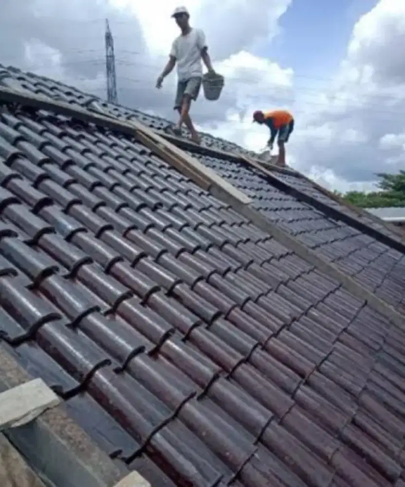 Tukang panggilan perbaikan atap bocor