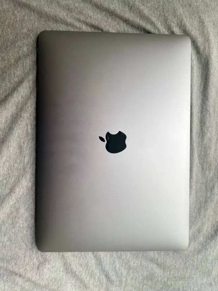 Macbook pro. M2