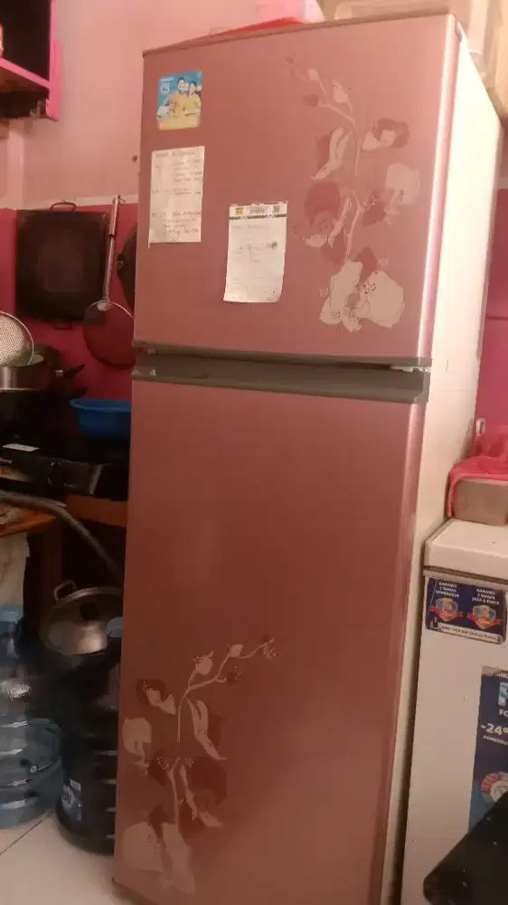 Dijual kulkas 2 pintu