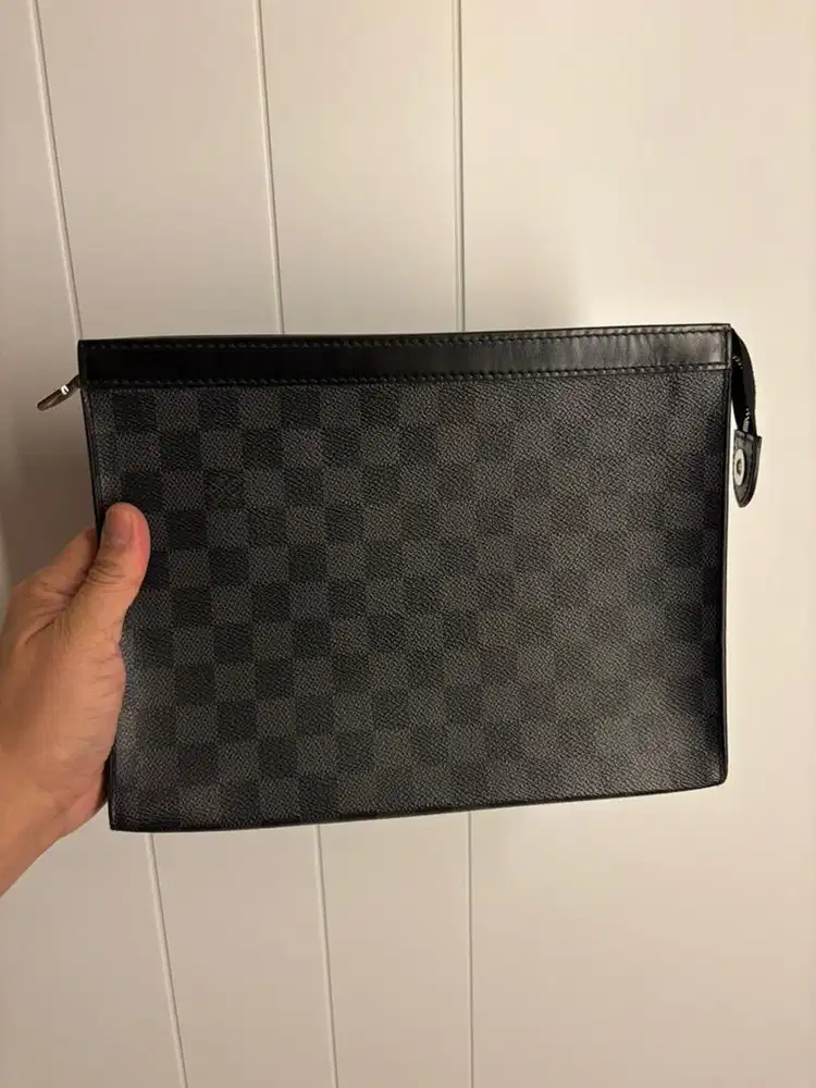 Tas pouch Louis Vuitton