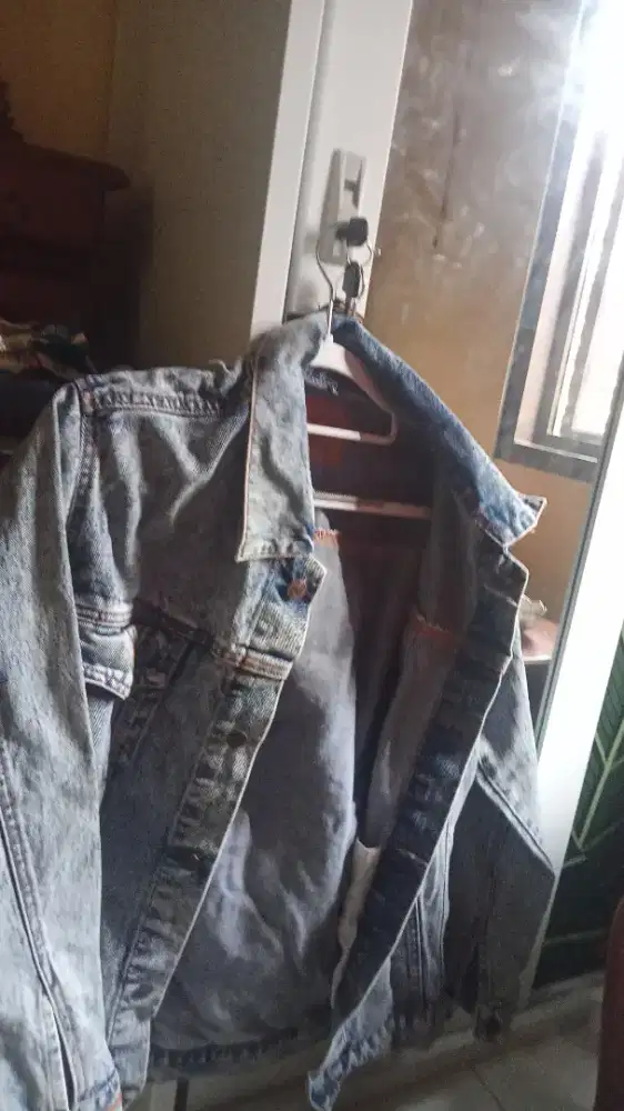 Jual jaket Levis