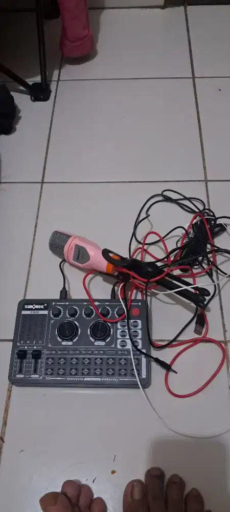 Soundcard,microphone,earphone,lampu
