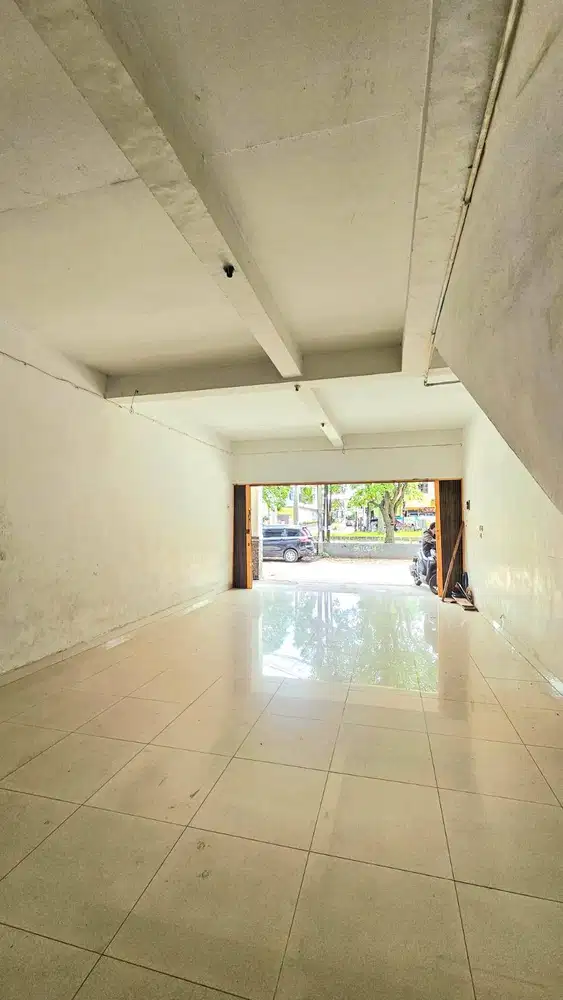 Ruko 2 Lantai Siap Pakai di Taman Kopo Indah 2