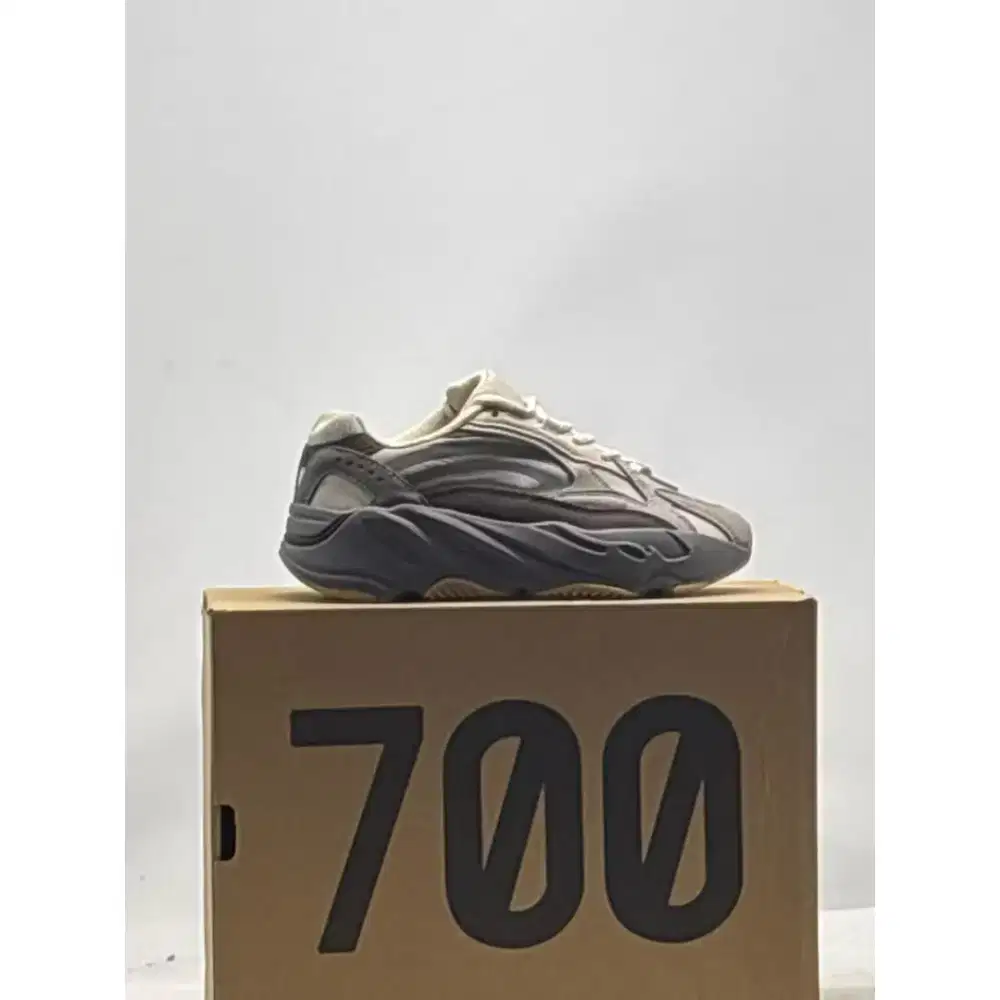 Adidas yeezy yezi yezy 700
