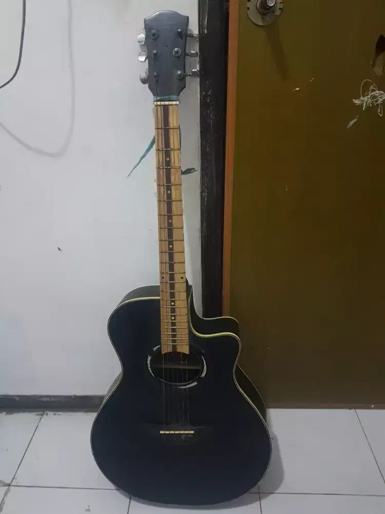 Gitar akustik listrik