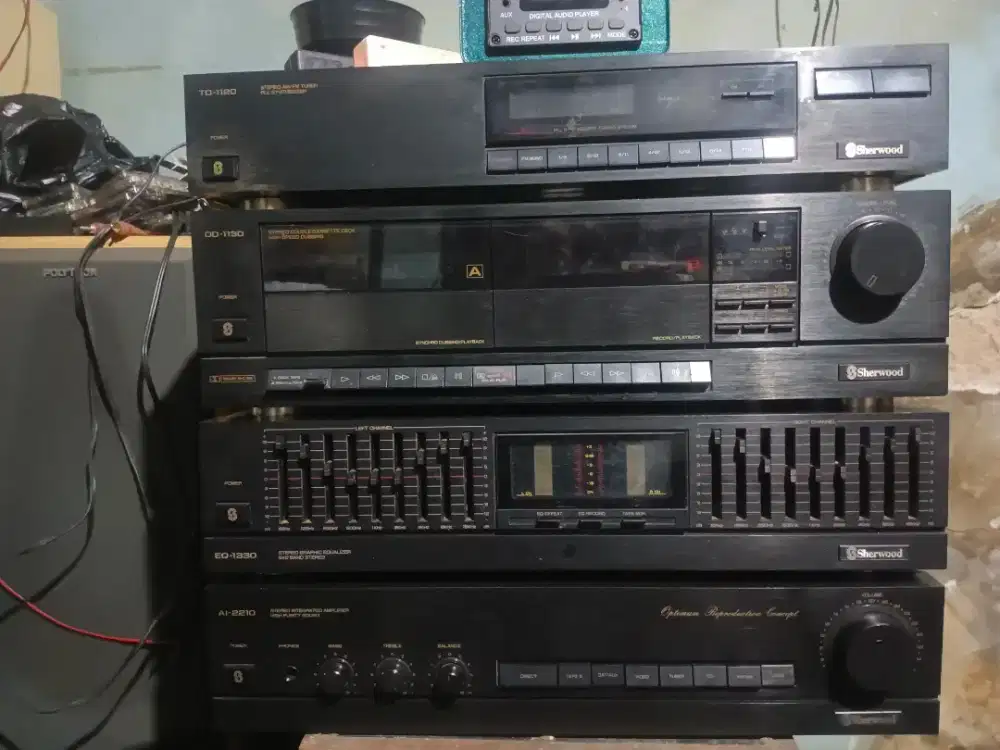 Jual satu set audio Sherwood dan speaker Sony lbt
