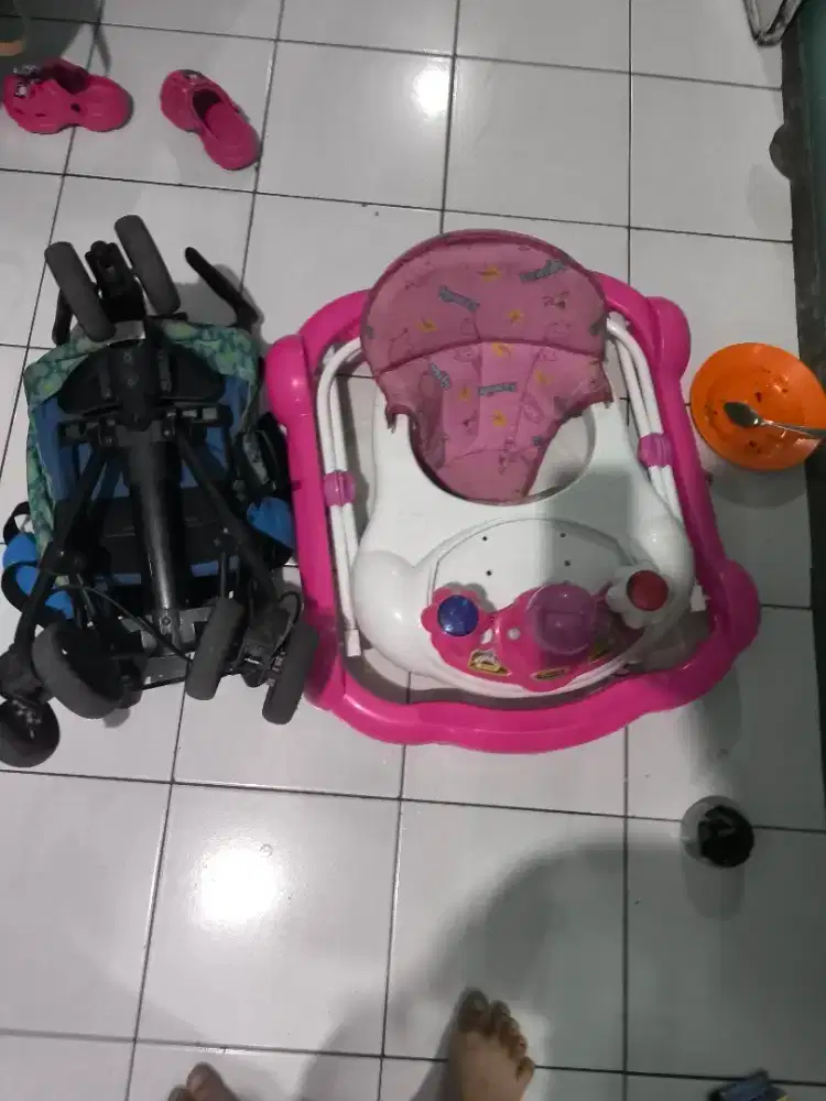 stoler bayi /bouncer