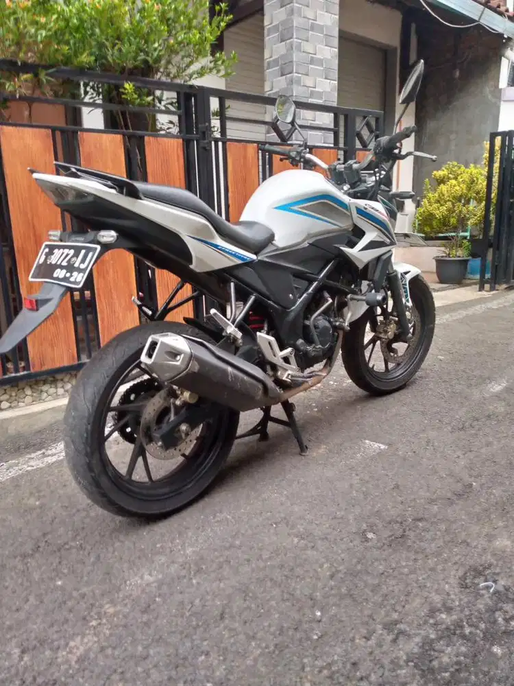 HONDA CB 150 R PUTIH BIRU 2016