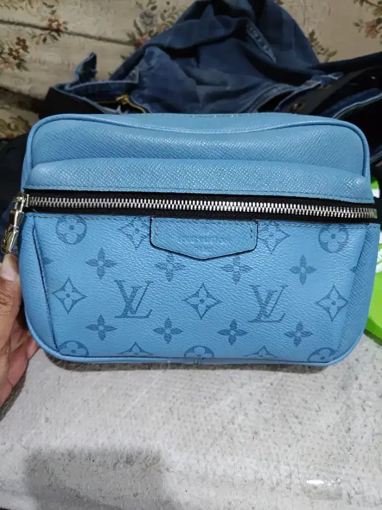 Waisbag Pria LV Monogram Blue Leather Kondisi Second Pemakaian
