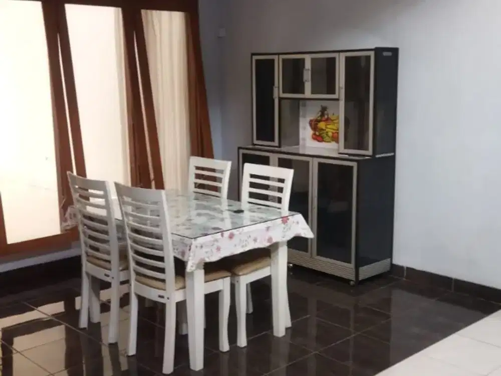 Rumah siap huni dalam komplek exclusive tanjungsari asri resident antapani. Jarang ada..
