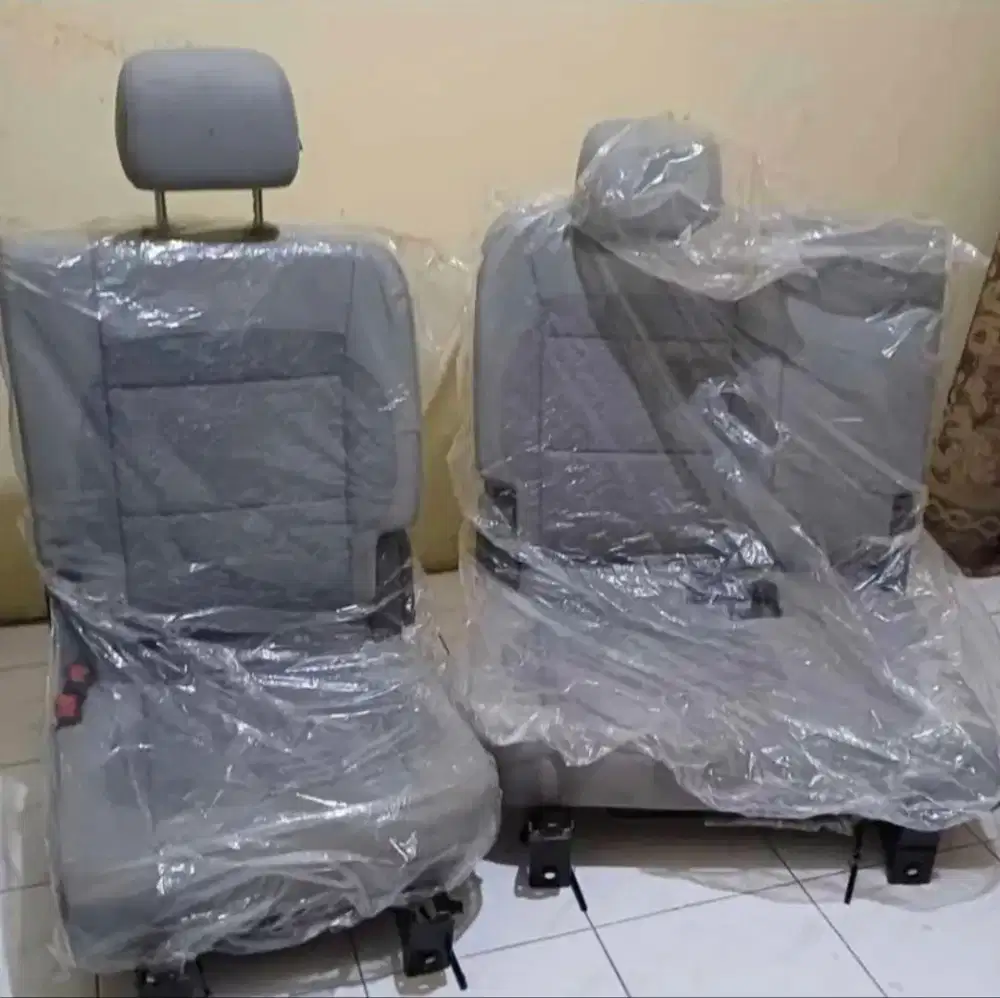 Jok Tengah / Baris Kedua Wuling