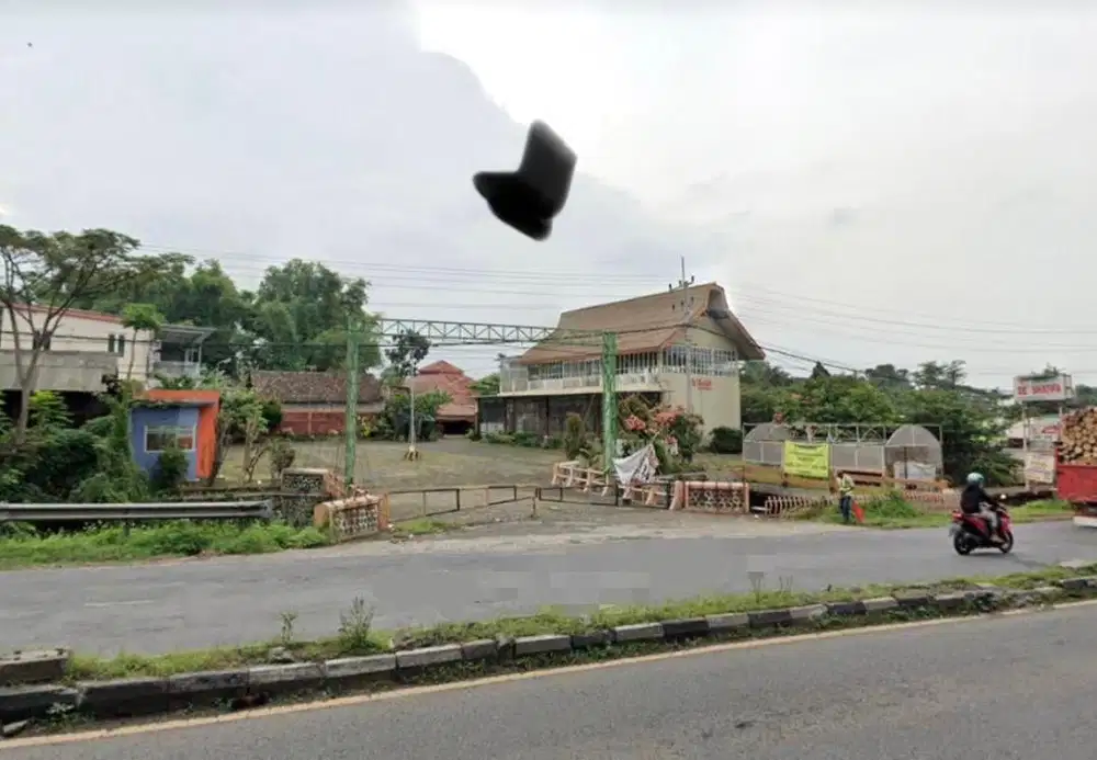 Rumah EX Resto Di Nol Jalan Raya Purwodadi sebrang kebun raya Purwodad