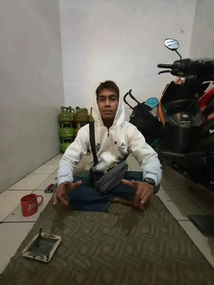 Cari pekerjaan apa saja yang penting sy bisa bekerja dan ada hasil