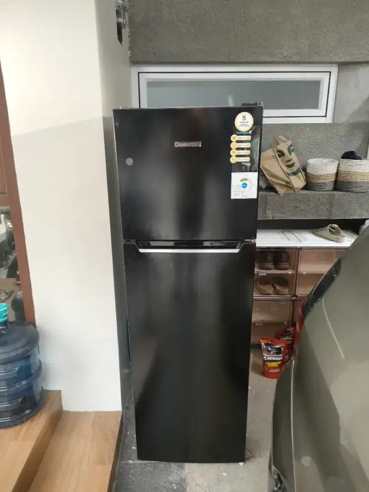 Dijual kulkas Changhong 2 tahun pakai