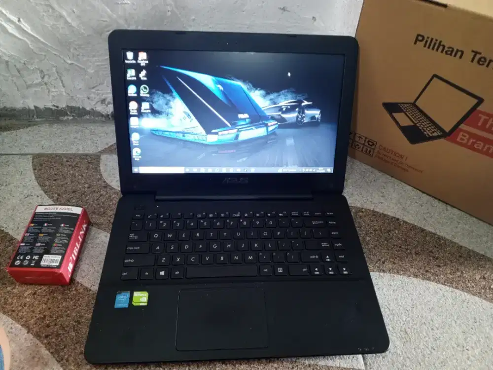 Di Jual Cepat Laptop Asus, core i3 gen 4, ram 10, SSD 128, normal