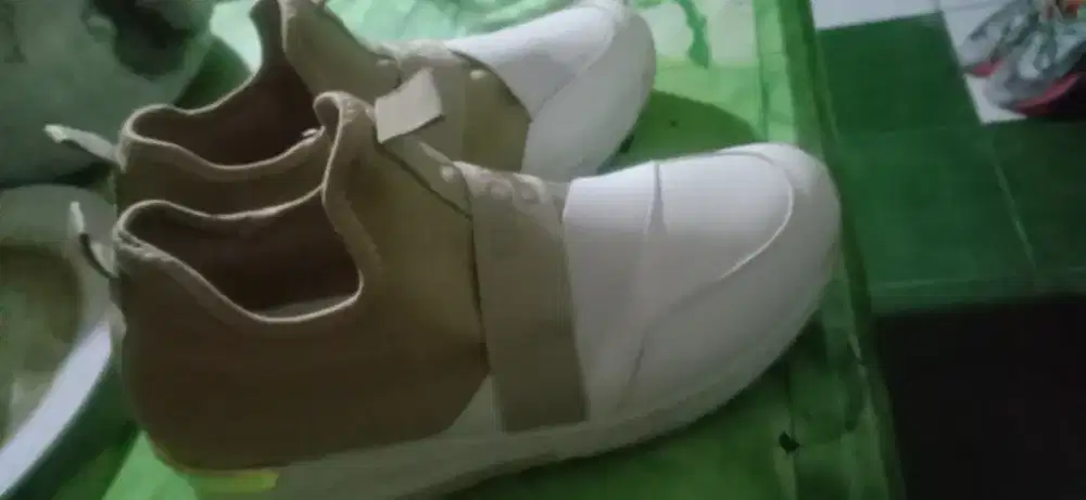 Dijual sepatu merk emory