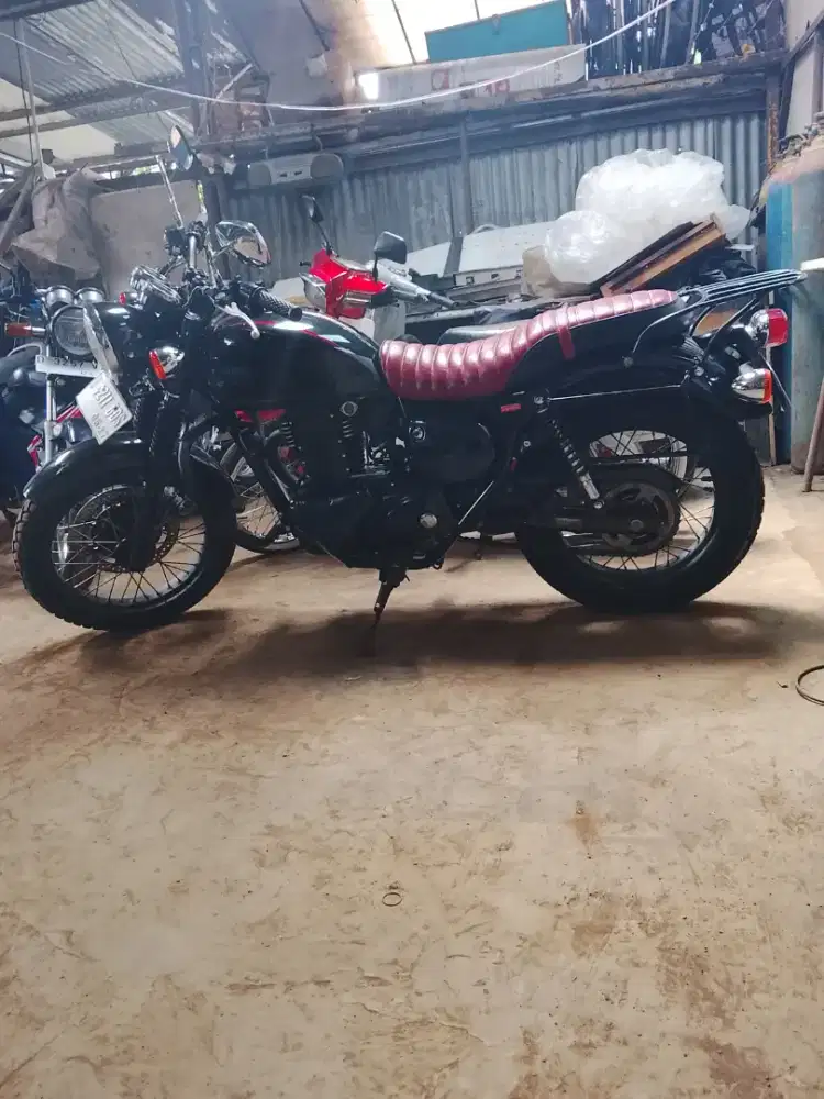 JUAL MOTOR KAWASAKI 250 CC, ESTRELLA/W250 TAHUN 2015 SPECIAL EDITION!!