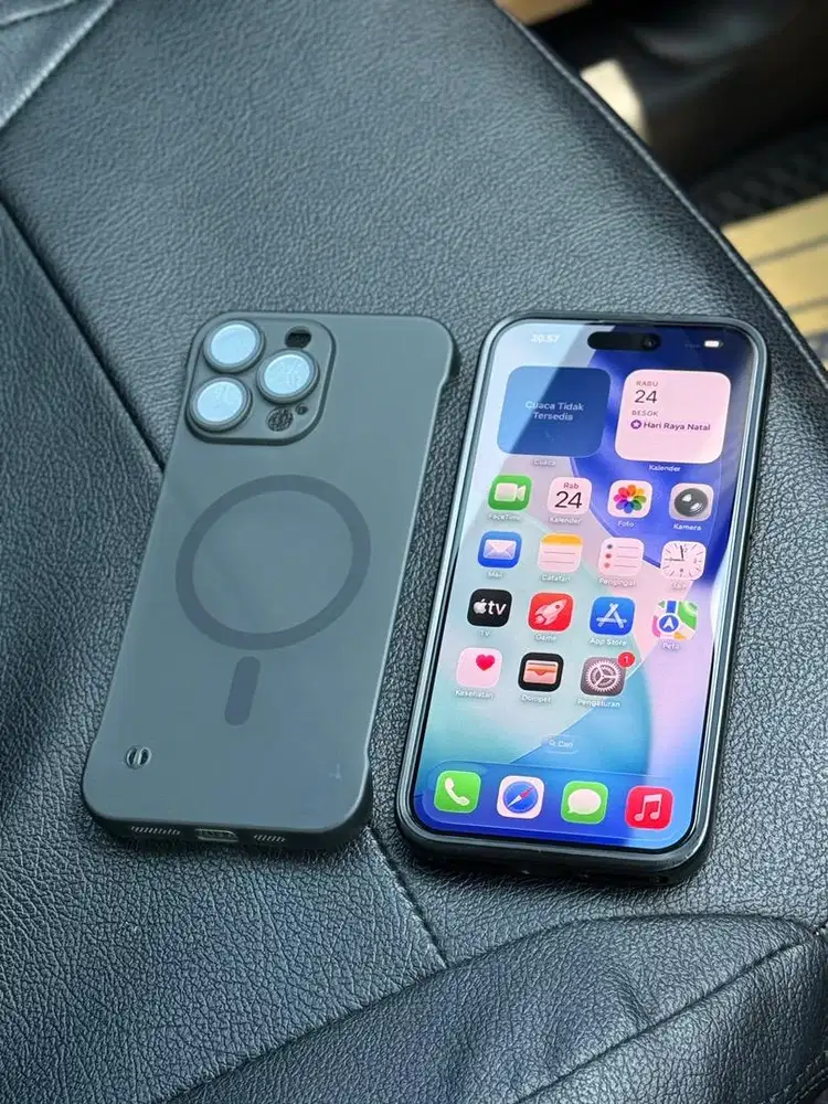 Dijual Second Iphone 15 Pro Max 256GB Black Titanium dulu beli di ibox