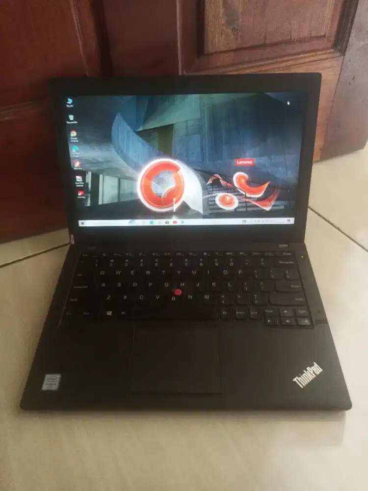 Lenovo Thinkpad x260 core i5 12 inc