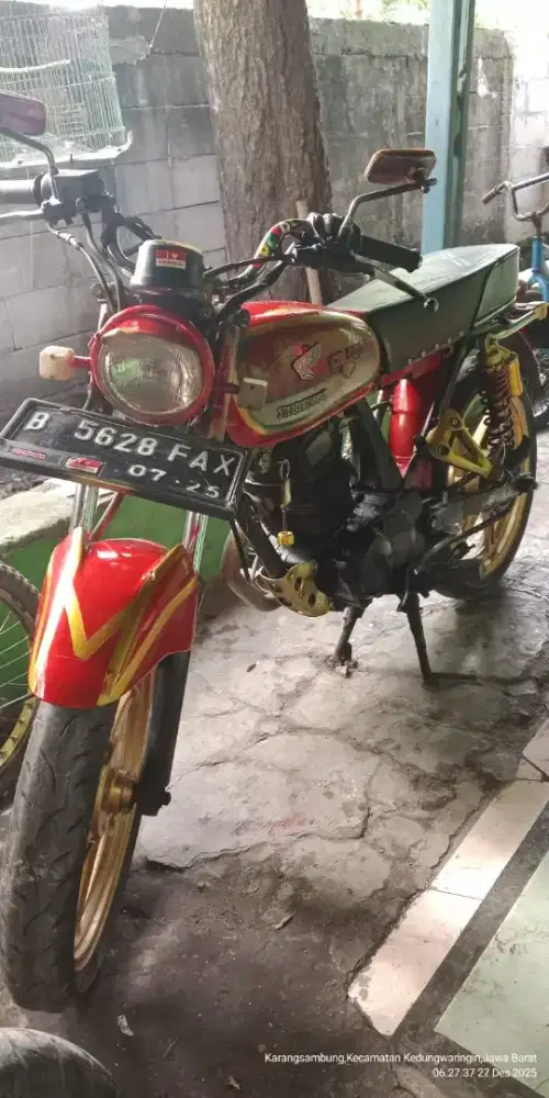 CB100 tahun 1987
