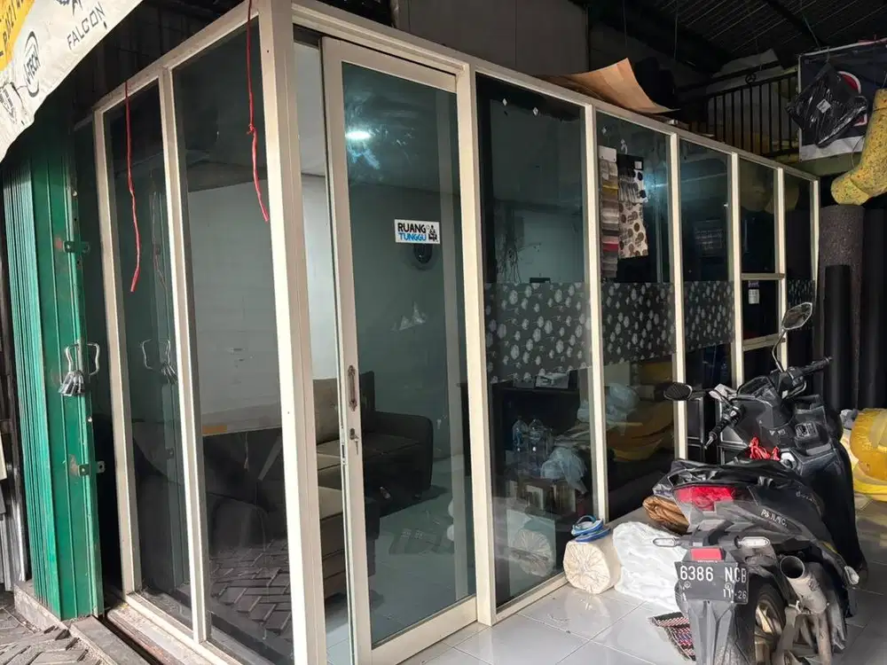 Ruangan kaca + alumunium