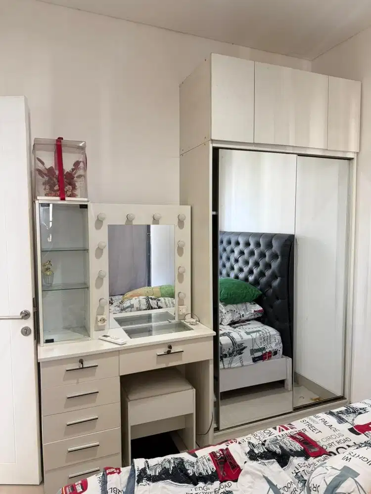 Meja rias & lemari slide mirror