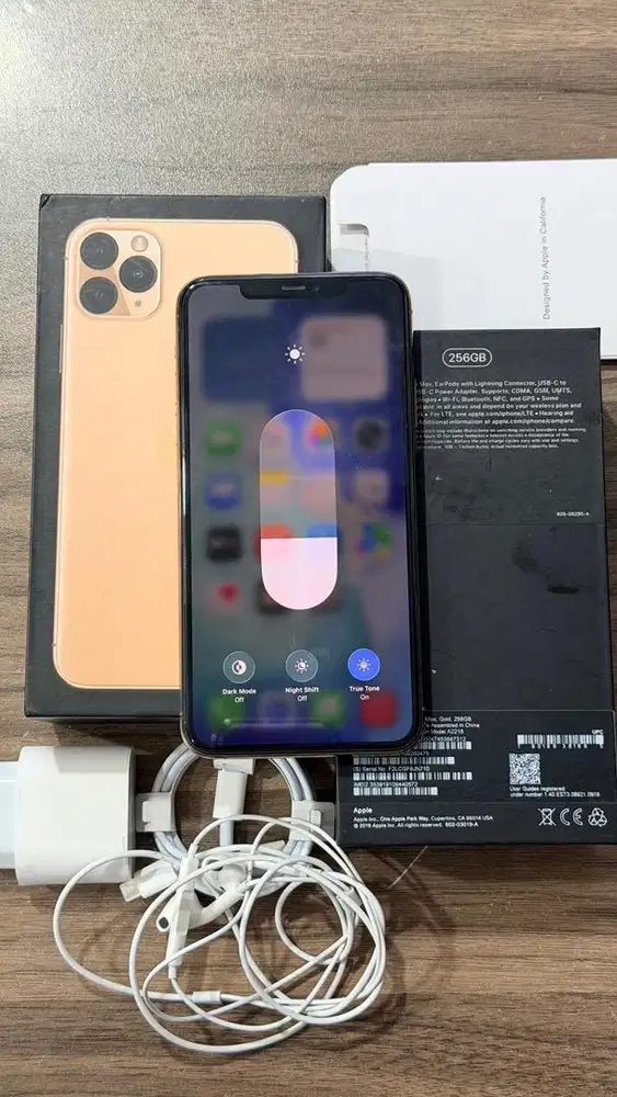 Iphone 11 Promax 256GB Gold Resmi Ibox Mulus Lengkap