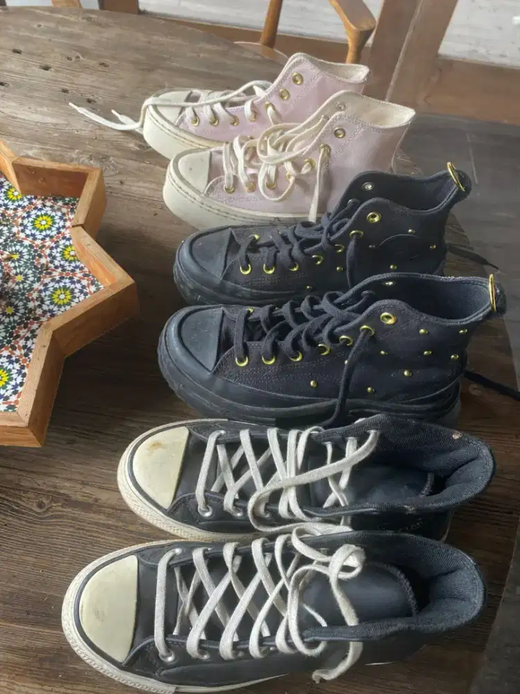 Sepatu Converse 3 Pasang
Asli Ukuran 37