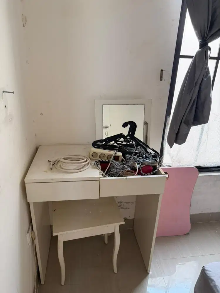 Meja rias ikea & kasur include dipan