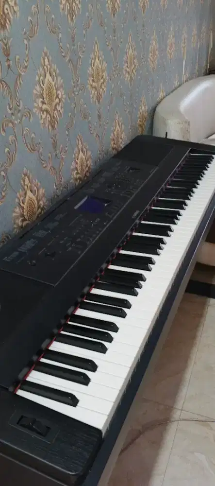 Digital Portable Grand Yamaha Piano DGX-660