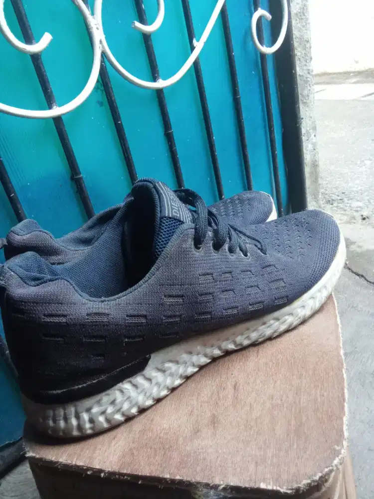 Sepatu kondisi baik uk 42