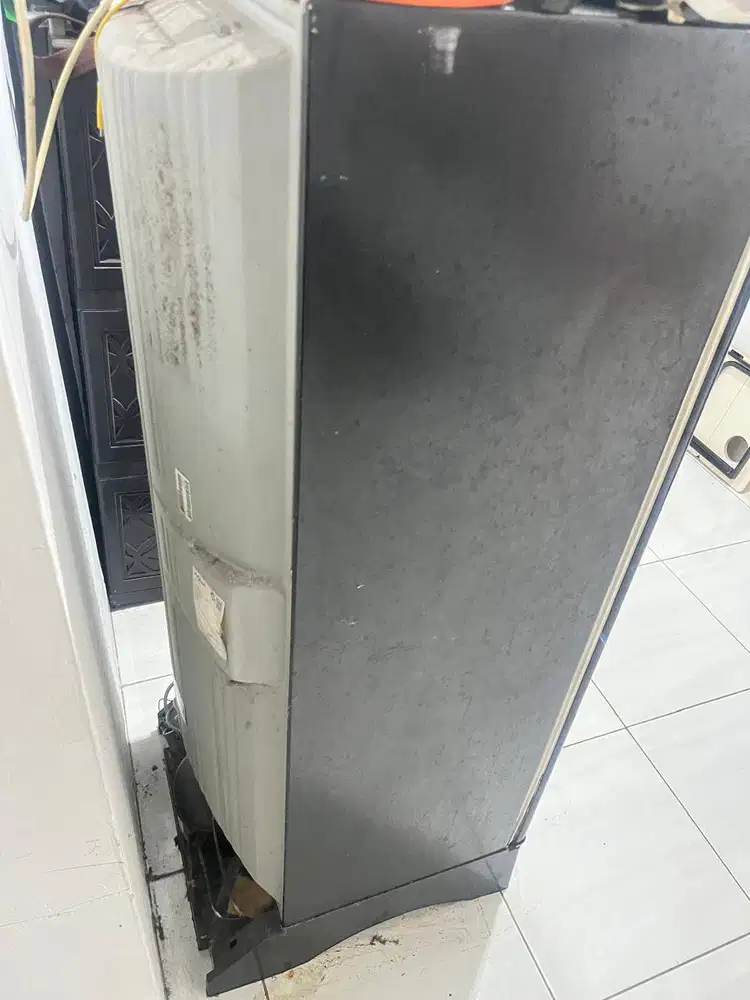 Kulkas 1 pintu dan Freezer