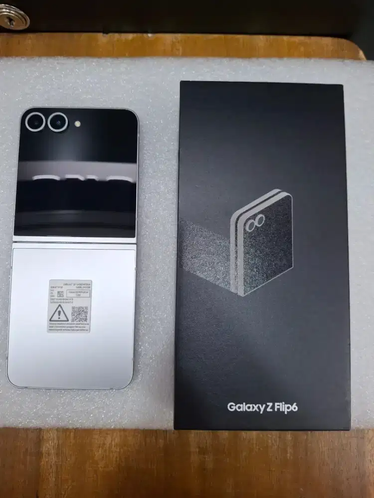 Like new samsung zflip 6 512gb resmi