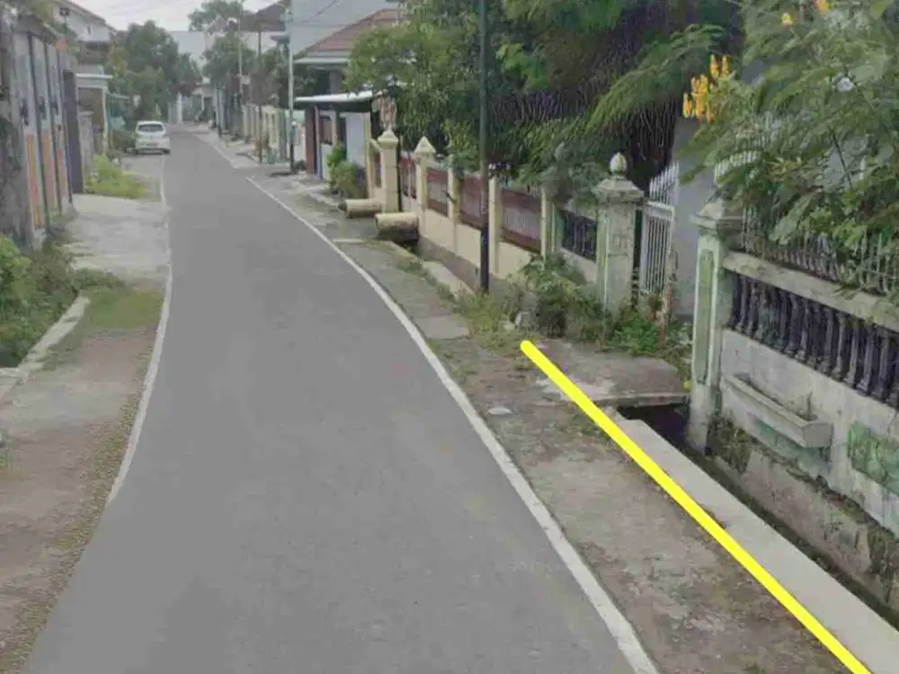 Jual BU... Rumah Luas Hitung Tanah Di Sumber Dekat GOR Manahan
