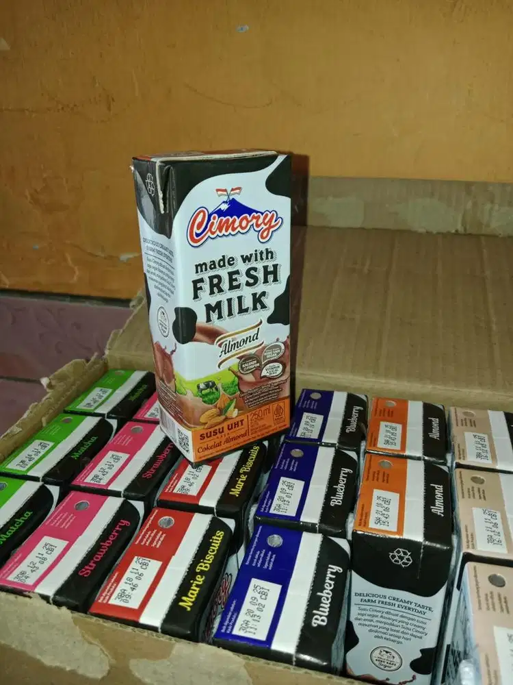berbagai produk cimory (susu, yogurt, kanzler dll)
