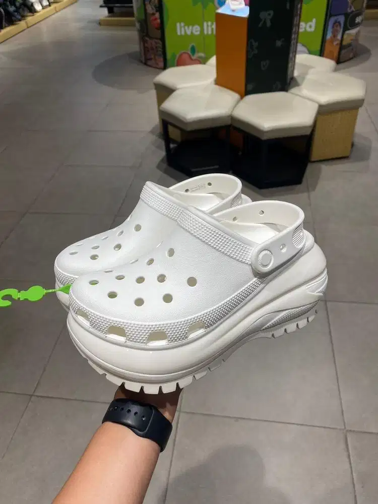 Crocs salah size