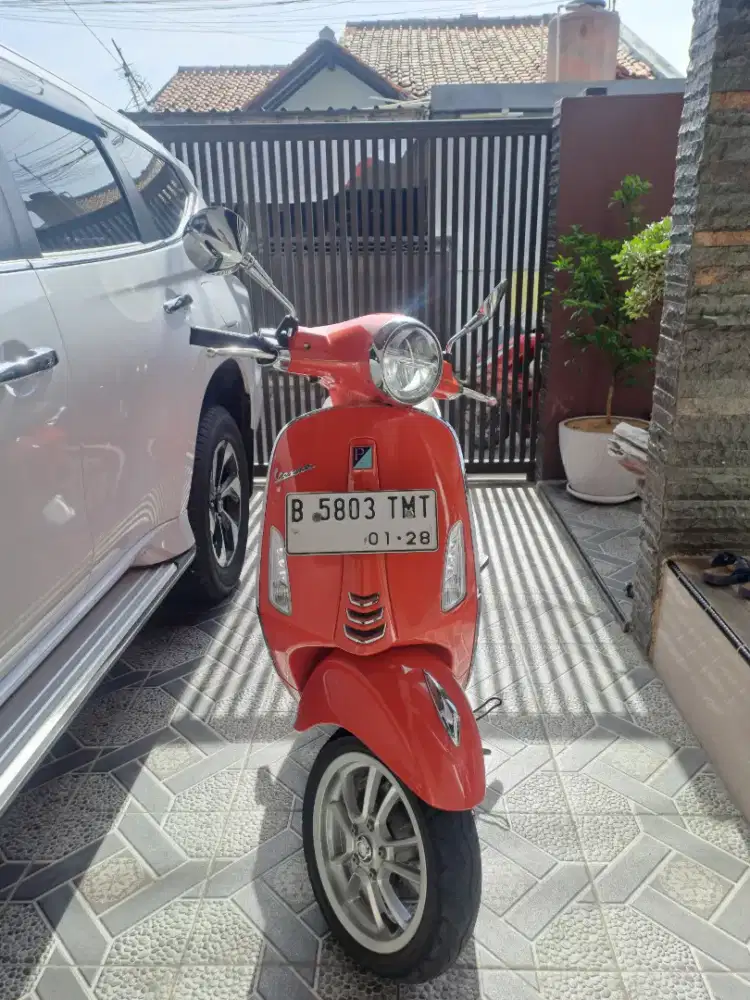DIJUAL CEPAT!! PIAGIO VESPA PRIMAVERA 150 IGET ABS LED TH 2023 ORANGE