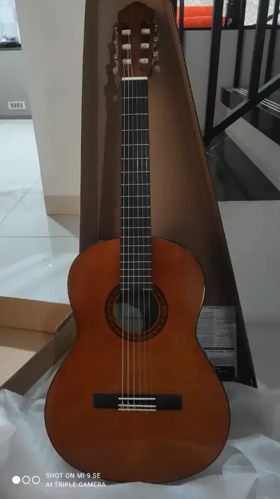 Gitar Yamaha CS 40 LIKE New