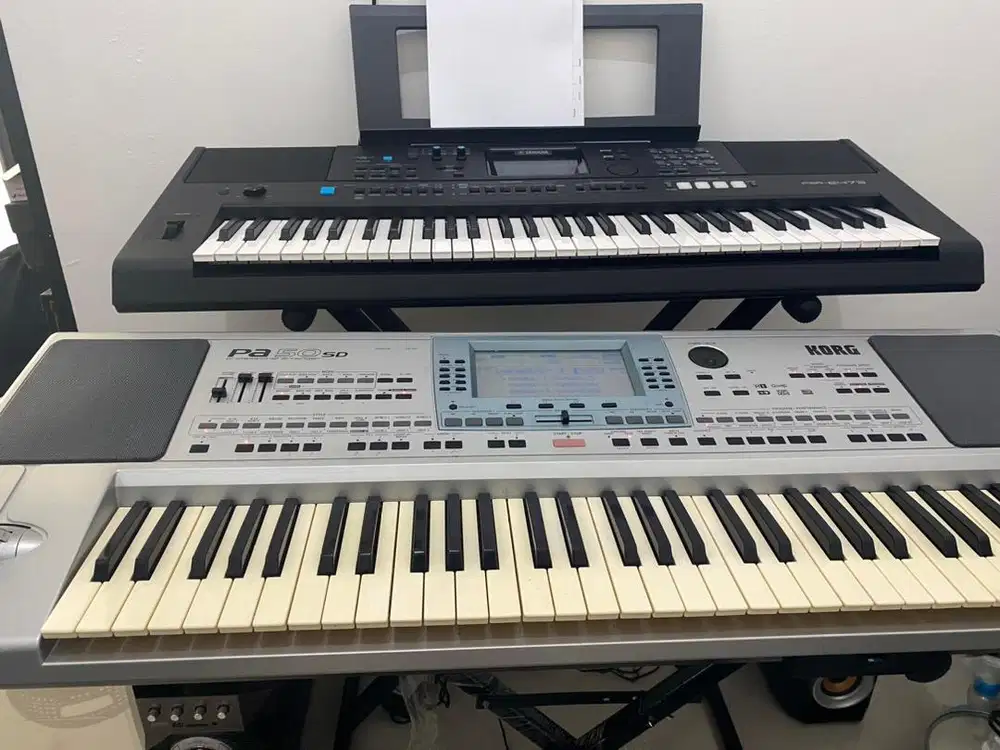 borongan 2 keyboard merek KORG PA 50 sd & YAMAHA PSR - E473