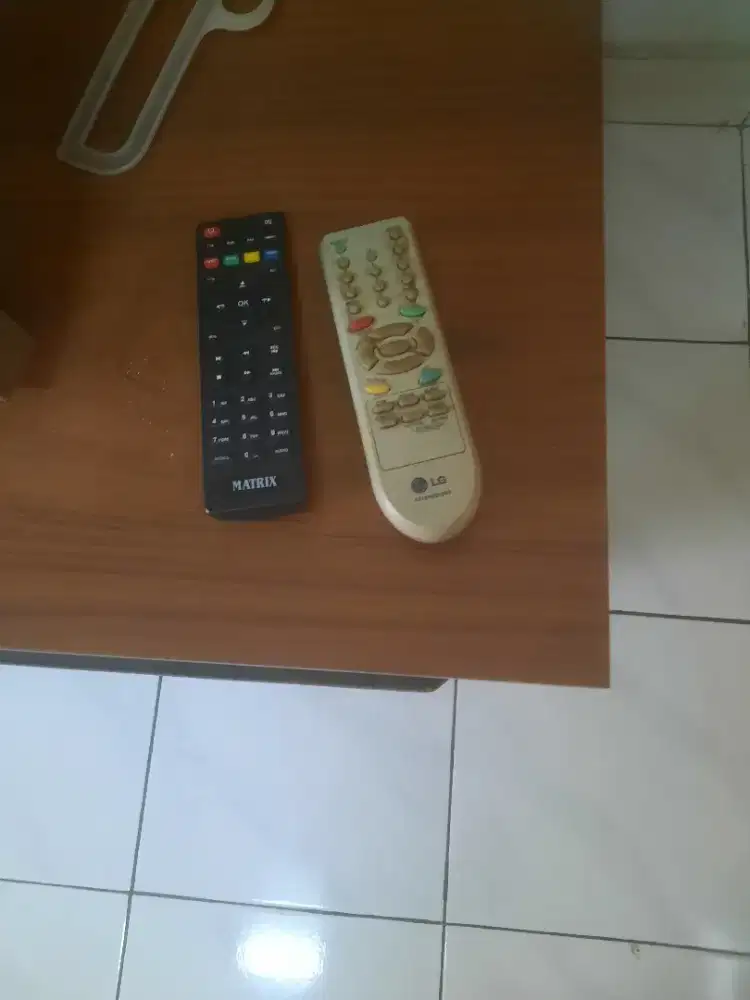 Di jual cepat tv LG tabung 21 incimasih mulus dan hidup .