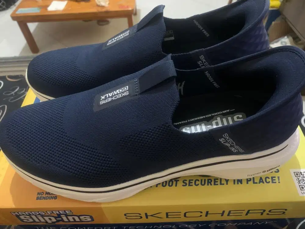 Skechers Go Walk 7 Men's Walking Shoes