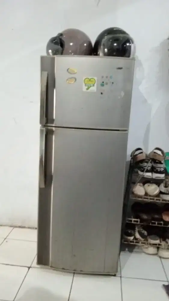Kulkas 2 pintu Sharp