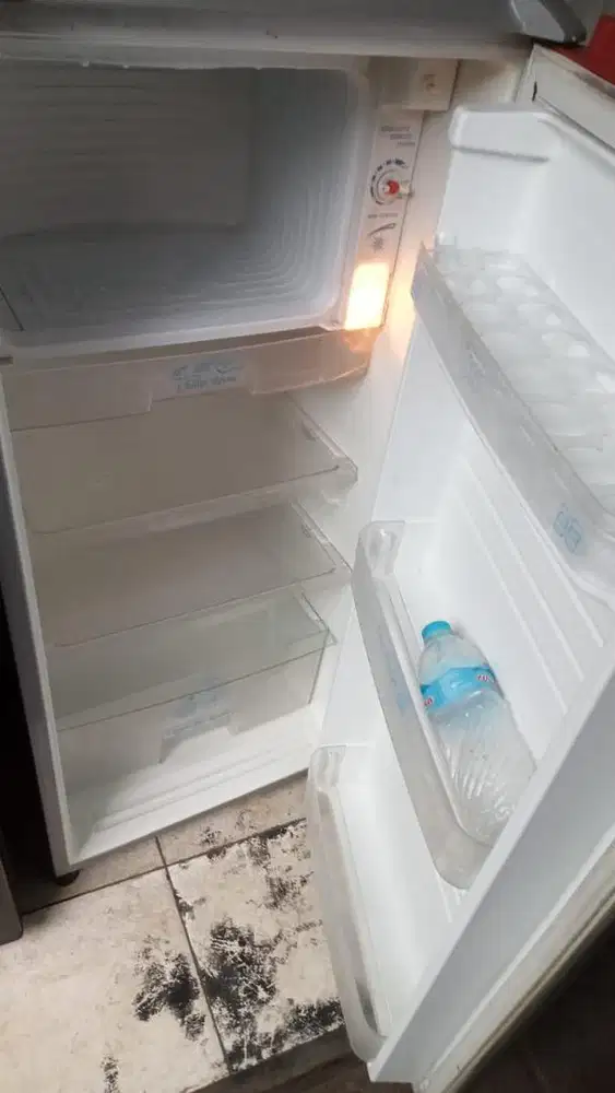 jual kulkas bekas masih bagus semua