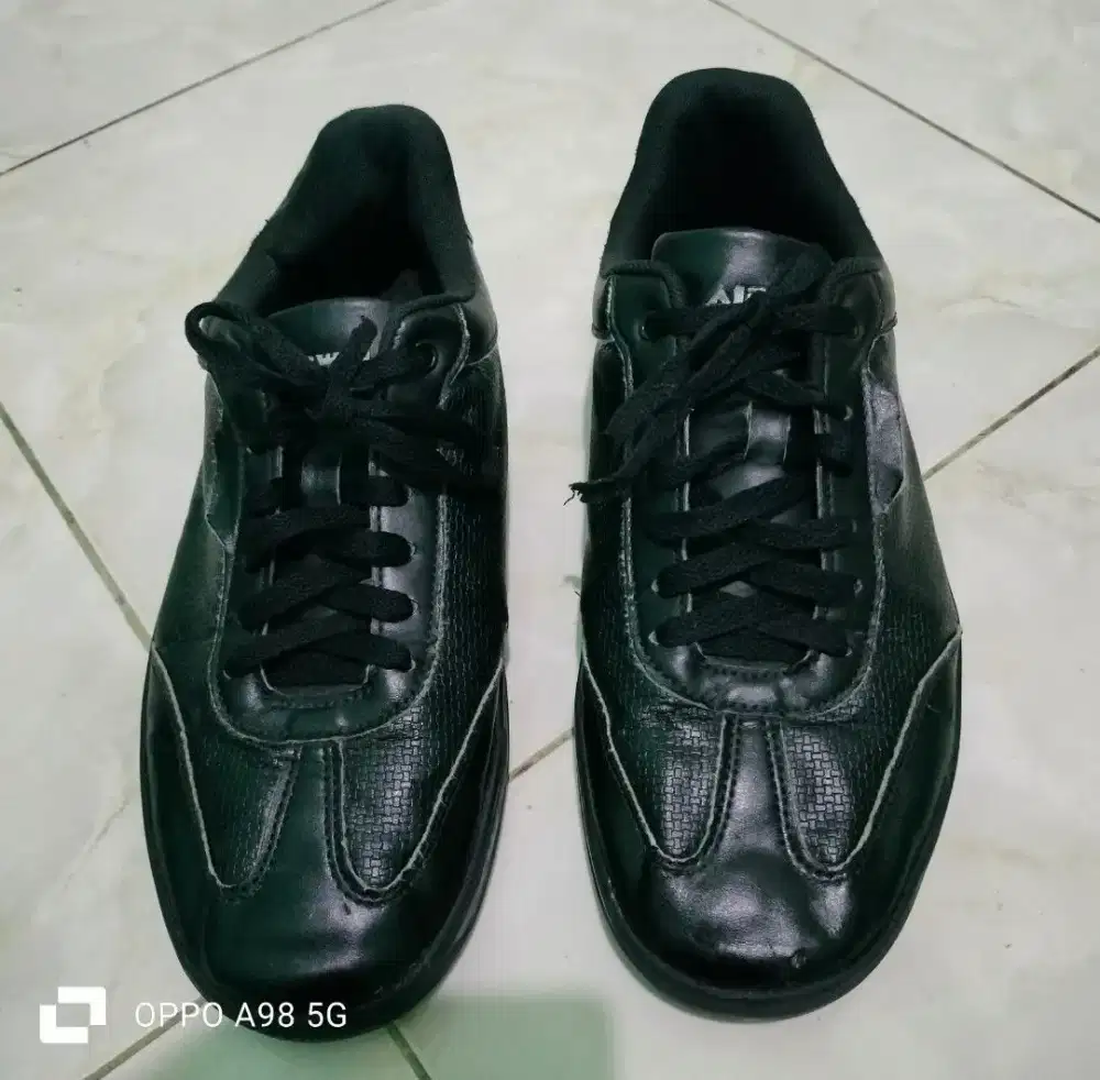 Sepatu merk airwalk no 42