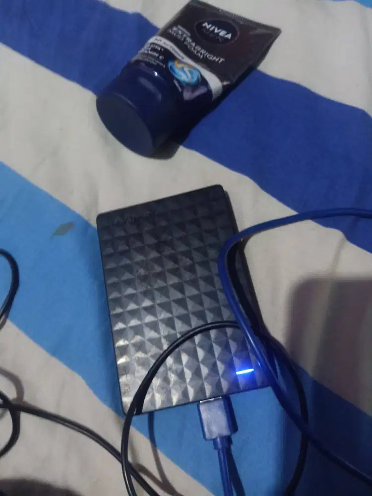 Jual hardisk eksternal seagate 1TB second masih normal