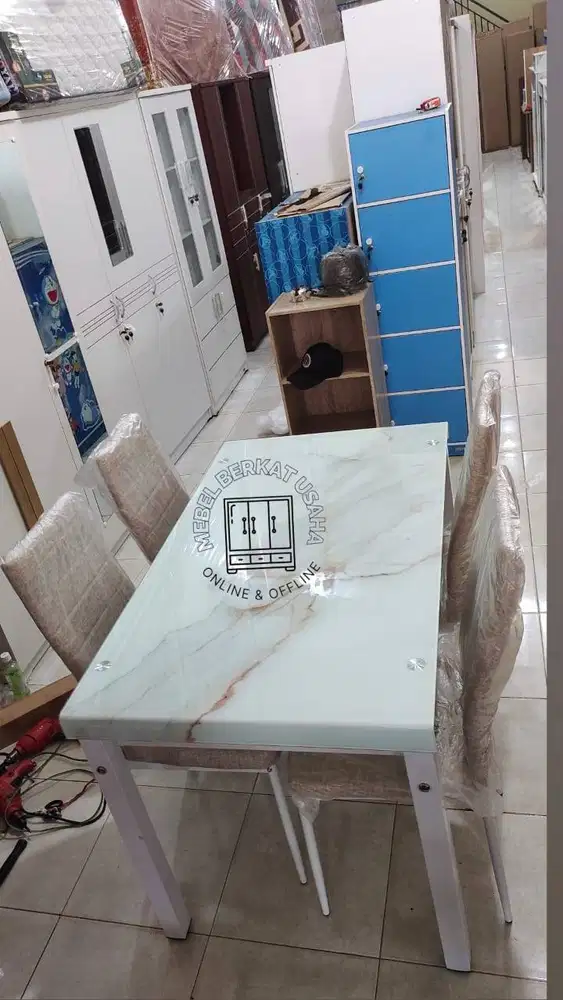 Meja Makan Kaca/Marmer Kursi 4