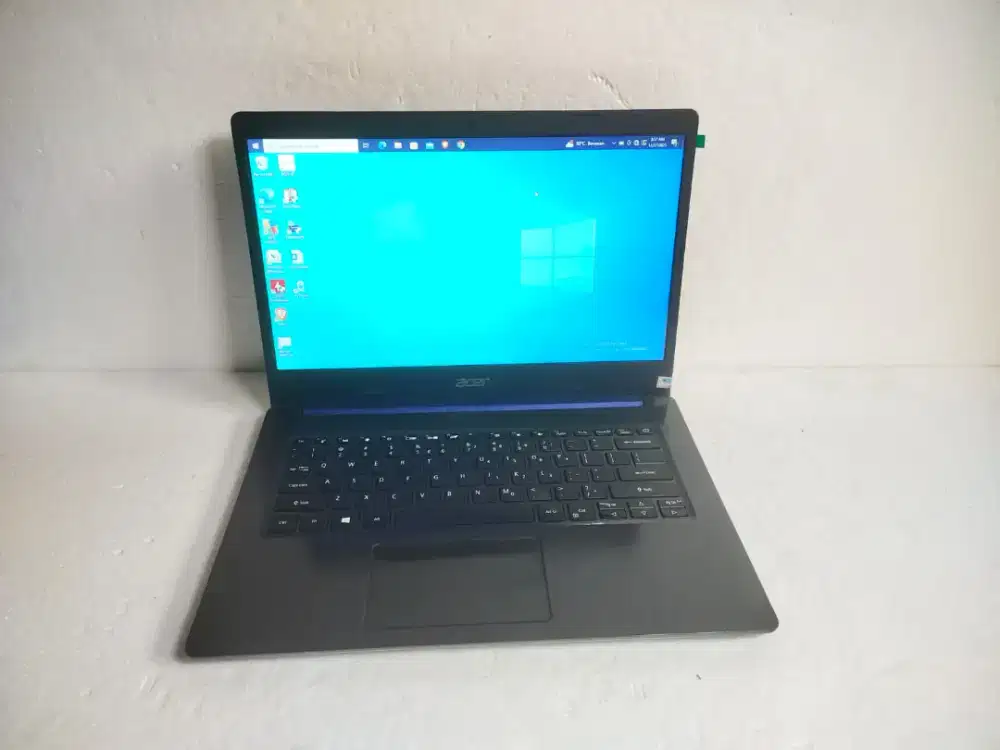 A1273 Acer aspire a514-52k core i3-8130U Ram 4GB ssd 128GB layar baru
